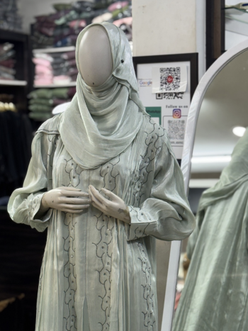 Organza pleated stone work abaya - Image 4