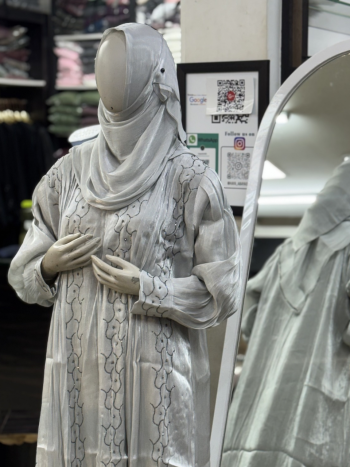 Organza pleated stone work abaya - Image 5