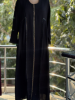 Zoom pleated abaya - Image 2